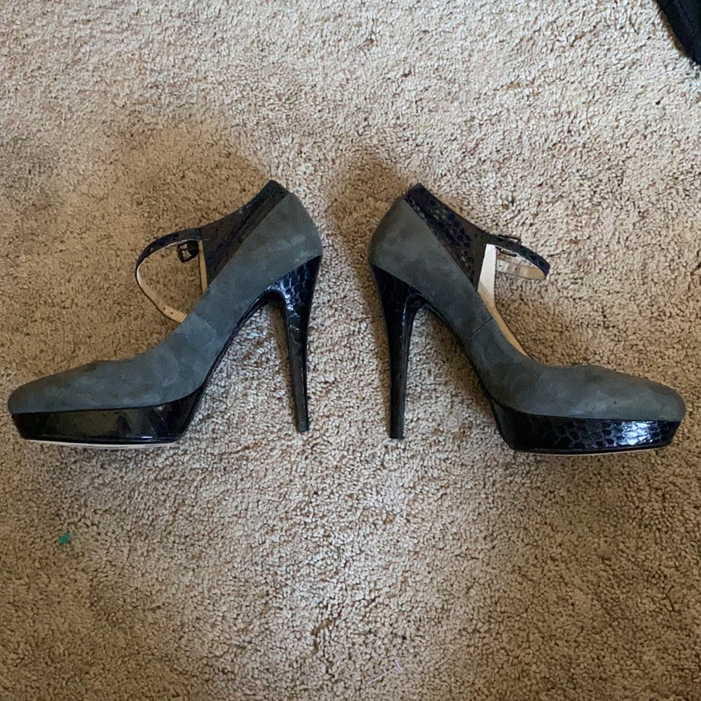 NEW Michael Kors Gray Suede Platform Shoe with Black Snake Skin Accents Size 10 - Picture 12 of 12